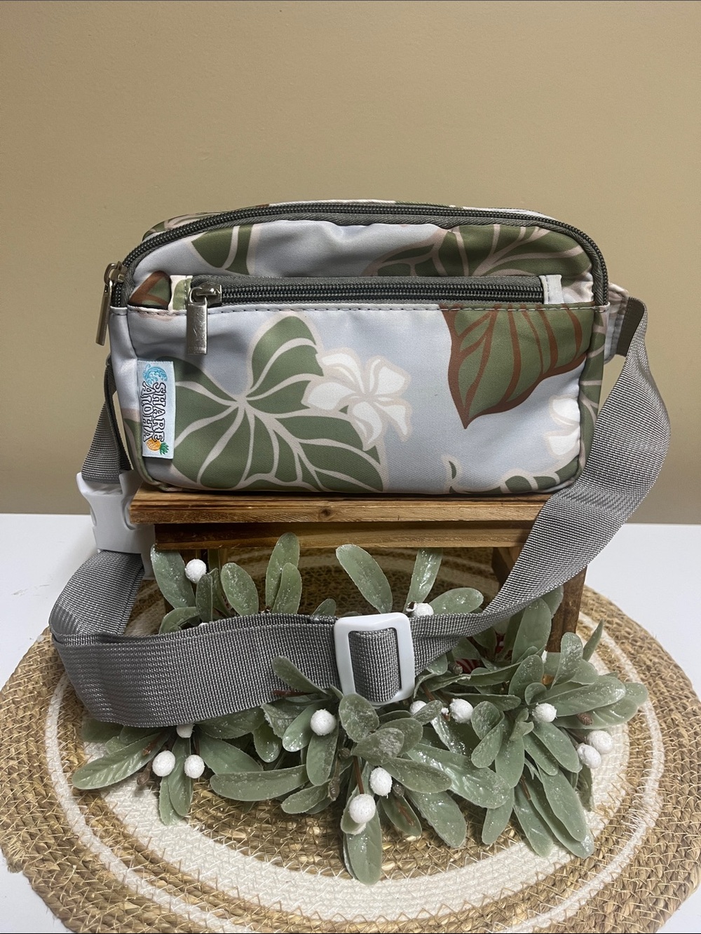 Happy Wahine Kalo Print waist Belt Bag in good condition